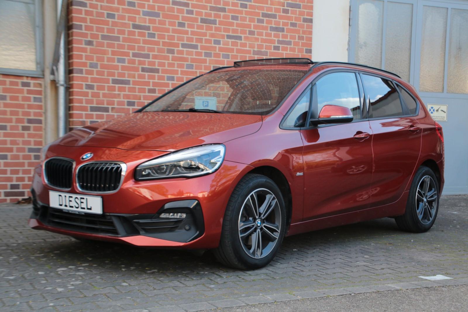 BMW 218d Active Tourer Sport Line - AHK, Panorama-SD