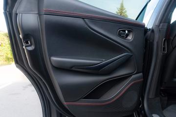 صورة مصغرة 33 لـ 2021 Aston Martin DBX