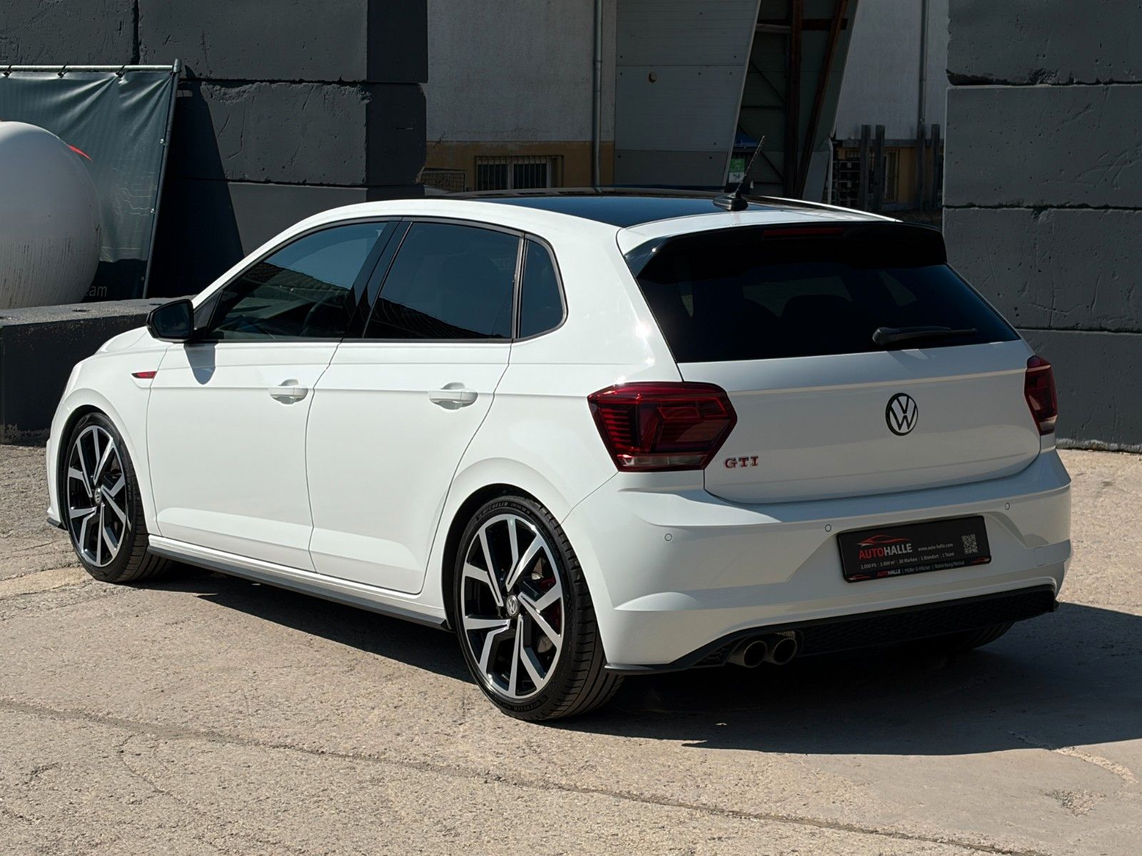 Fahrzeugabbildung Volkswagen Polo VI GTI 2.0 TSI DSG KW ACC PDC SHZ CarPlay