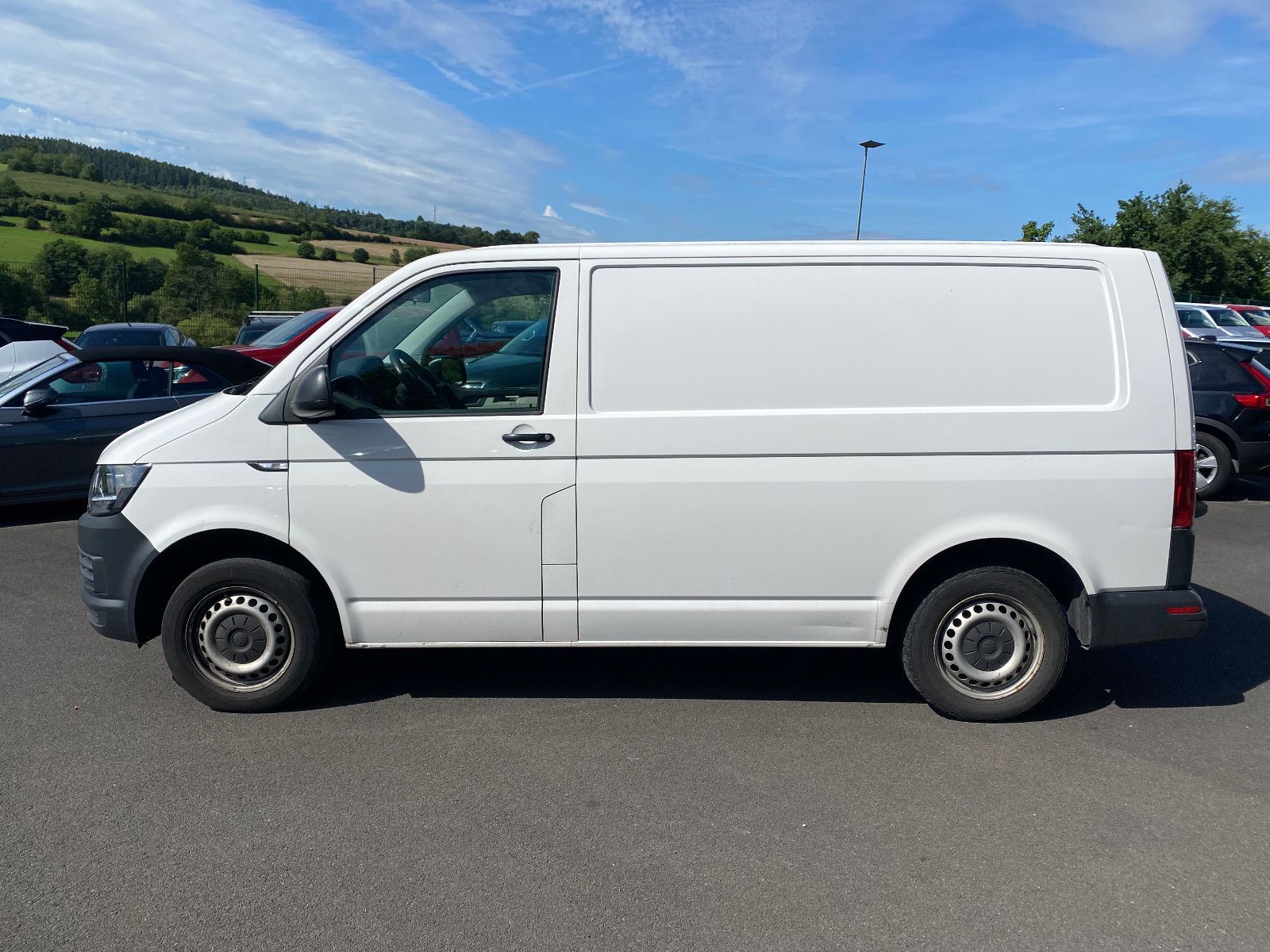 Fahrzeugabbildung Volkswagen T6 Transporter EcoProfi 3-Sitzer AHK SHZ Klima