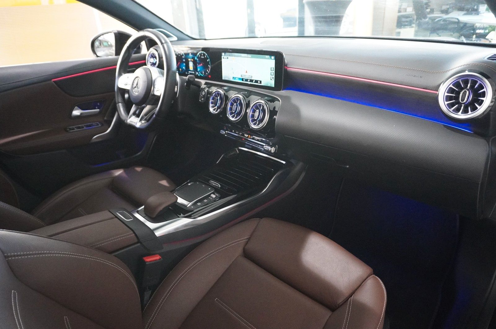 Fahrzeugabbildung Mercedes-Benz A 45 AMG 4MATIC 8G-DCT NAVI/LED/KAMERA/BURM./DAB