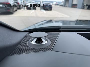 2025 AUDI RS6 — миниатюра 23
