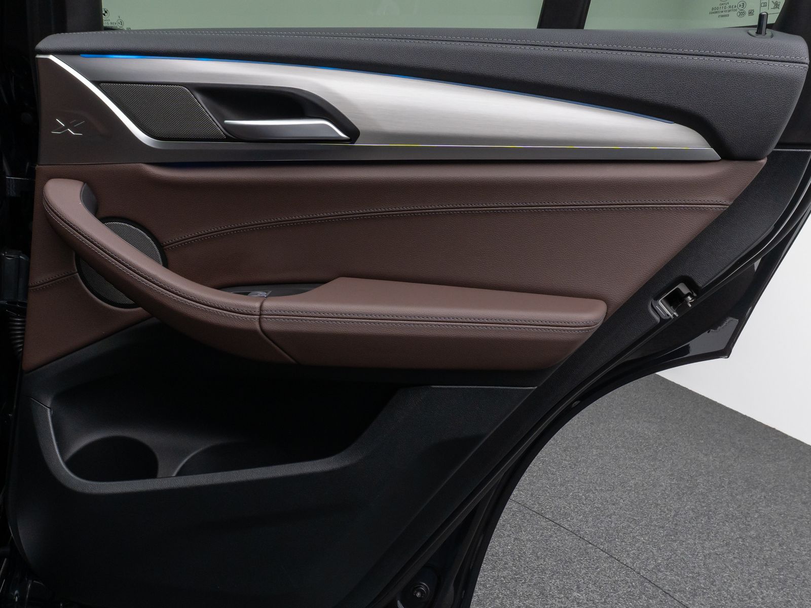 Fahrzeugabbildung BMW iX3 M Sport Impressive Panorama 360°HUD DAB H/K