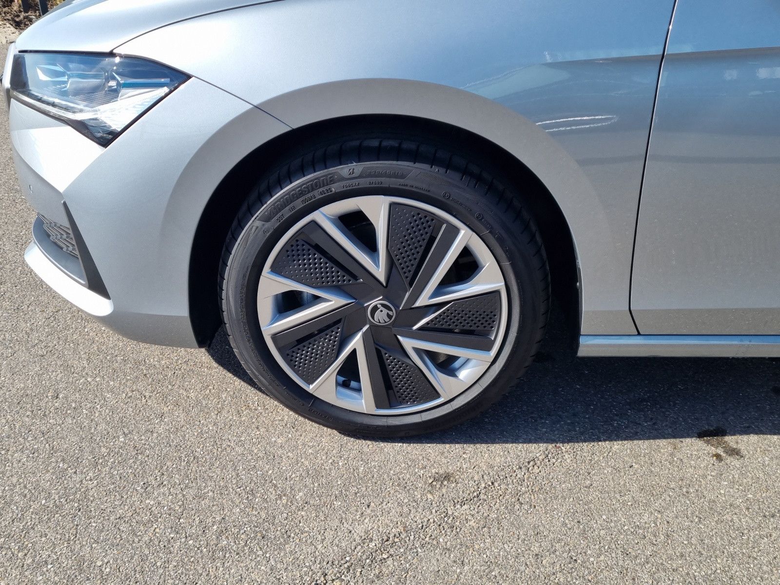 Fahrzeugabbildung SKODA Superb Combi 2.0TDI Selection AHK LI&SI FAHRASSI