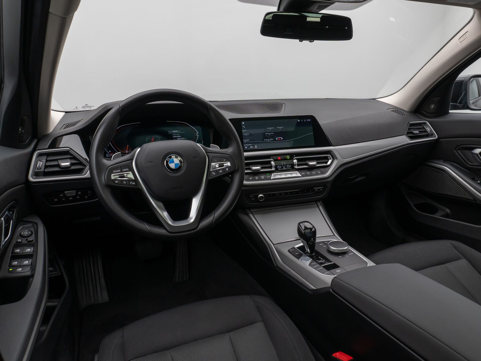 Fahrzeugabbildung BMW 330d Panorama Kamera H/K DAB Komfort Alarm LED