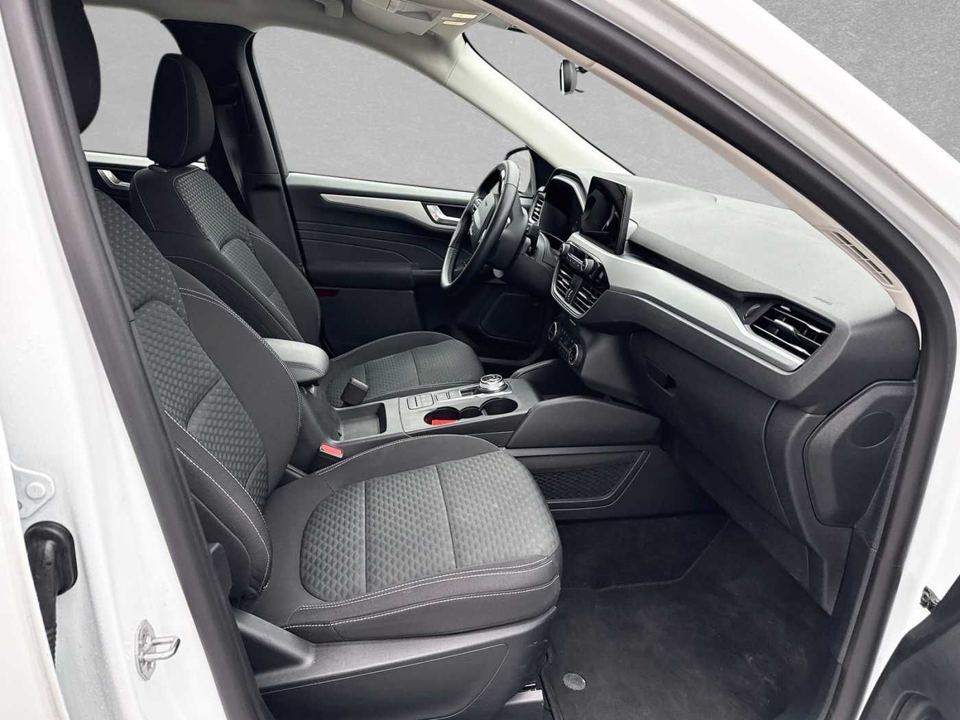 Ford Kuga 2.5 PHEV COOL & CONNECT imagem 3