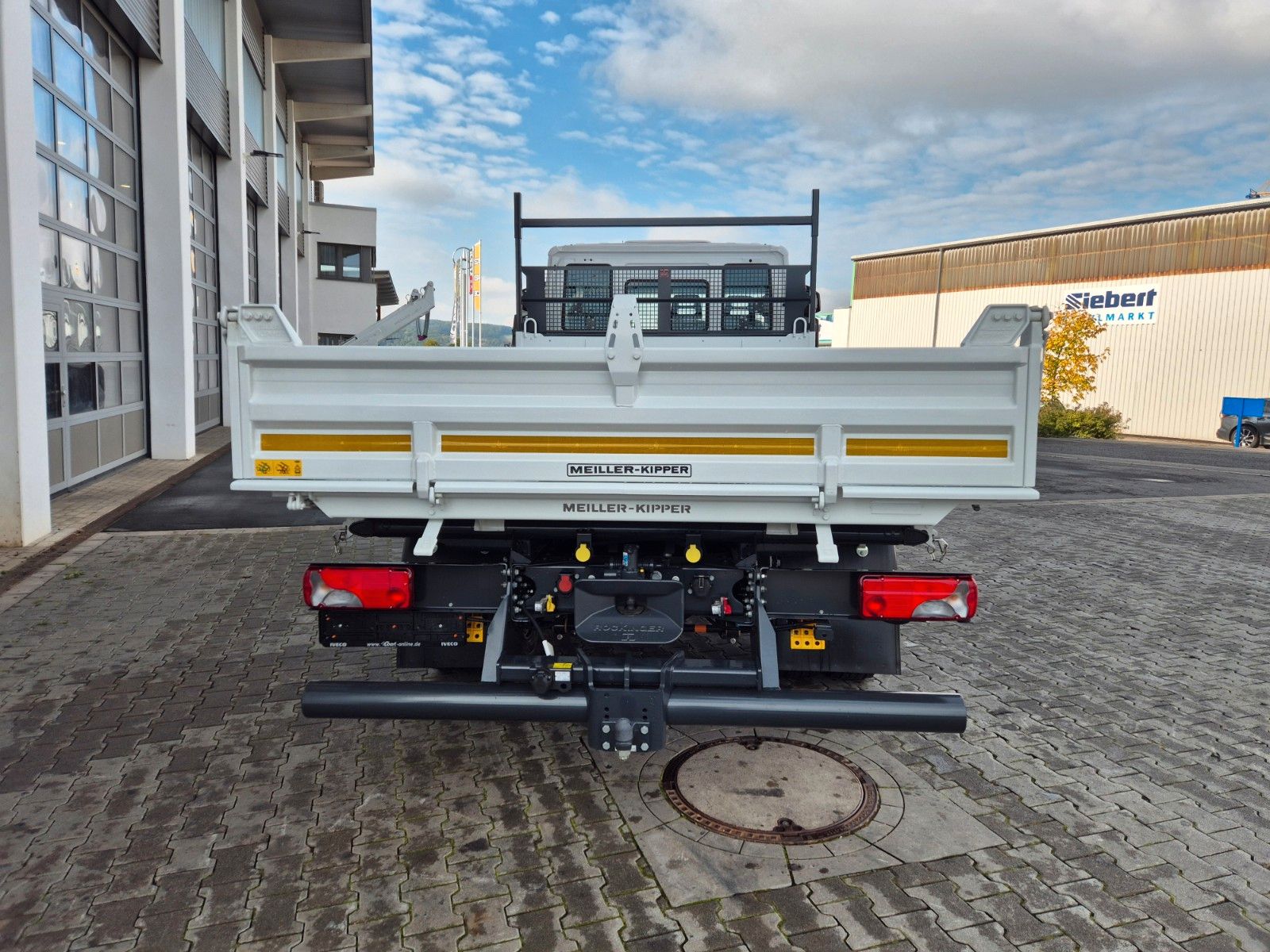 Fahrzeugabbildung Iveco Eurocargo ML80E21 Meiller 2x AHK 3 Sitze Klima