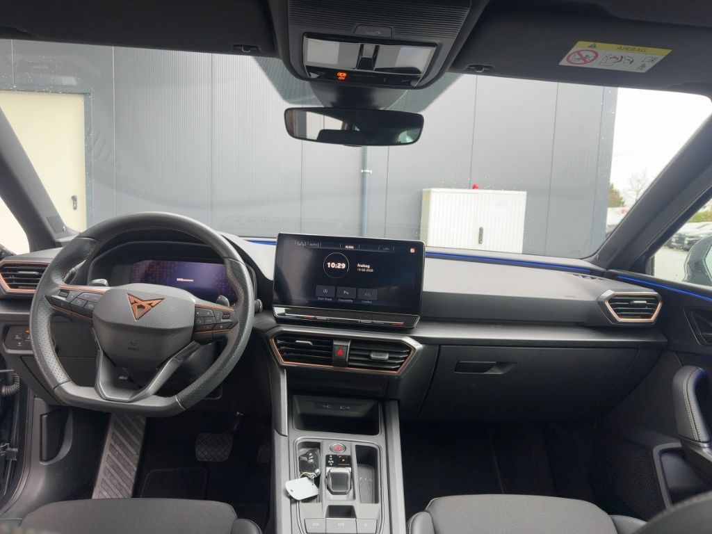 Fahrzeugabbildung CUPRA Leon NAVI, Panodach, Winterpaket