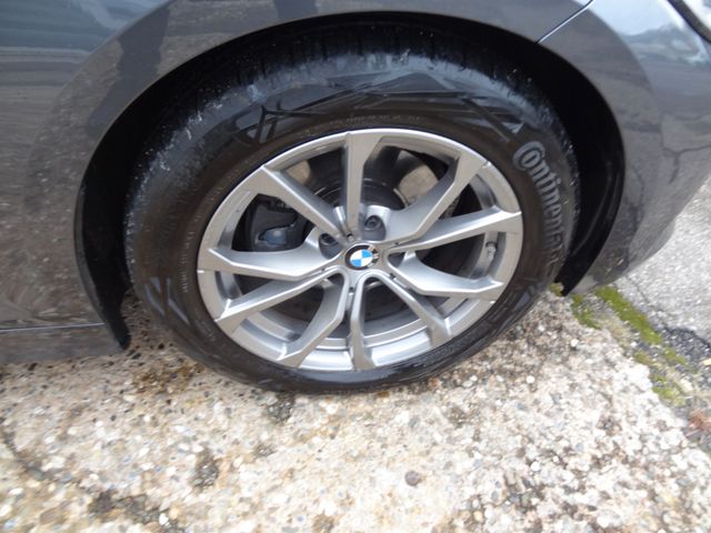 Fahrzeugabbildung BMW 320d Sport Line/1.Hd/Virtual/AHK/Leder Navi/