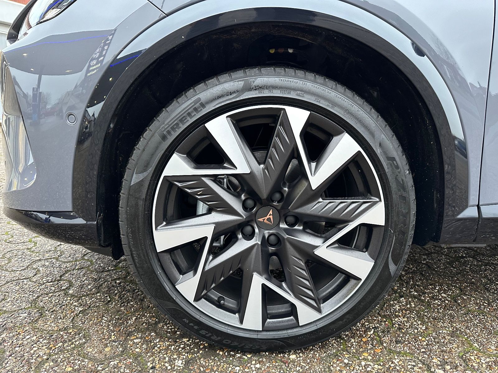 Fahrzeugabbildung CUPRA Formentor 1.5 eTSI DSG Pano/AHK/ACC/Navi/360°