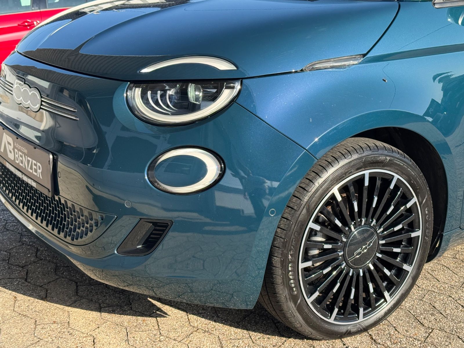 Fahrzeugabbildung Fiat 500 e Icon/Cabrio/ACC/LED/Navigation/R-Cam/42kWh