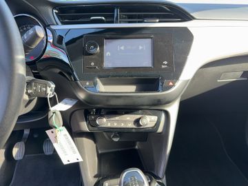 Fotografie des Opel Corsa F Sitzheizung Tempomat Bluetooth USB DAB+