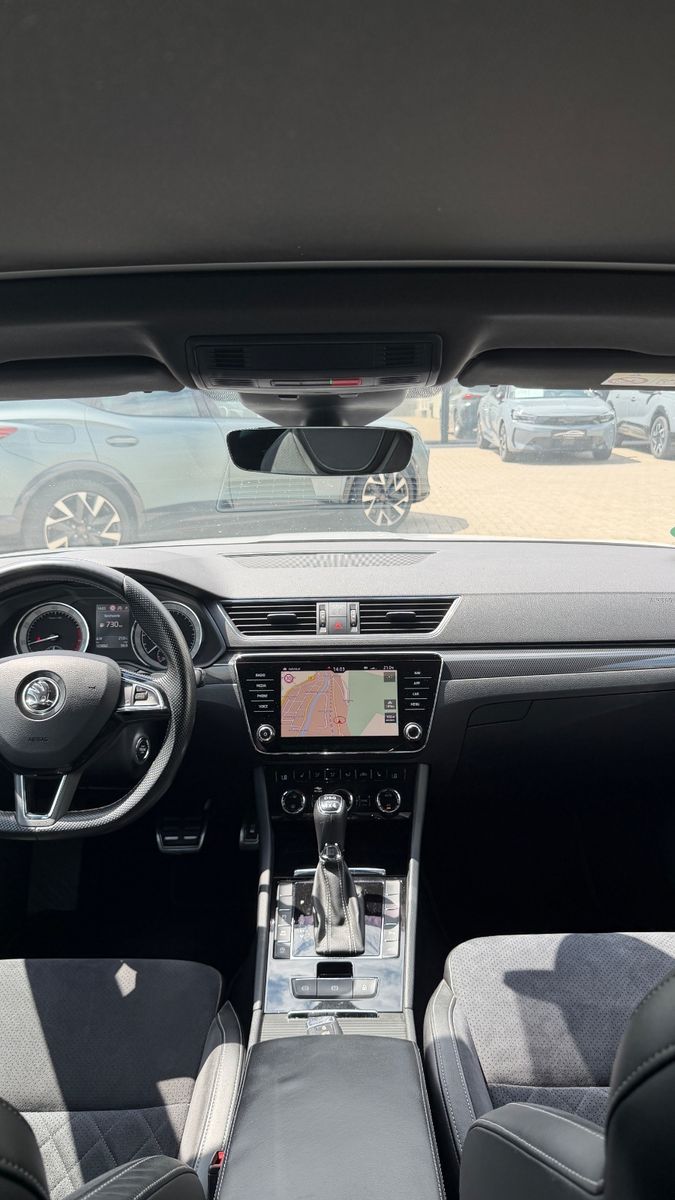 Skoda Superb Combi SportLine 4x4 DSG AHK Pano foto 22