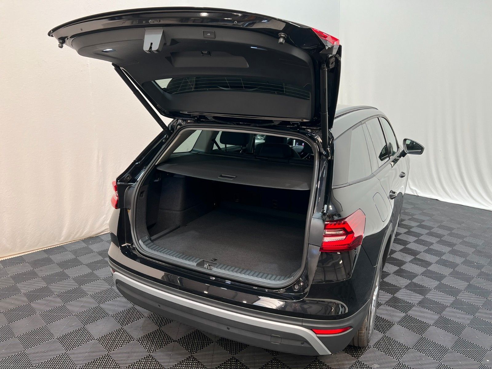 Fahrzeugabbildung SKODA Kodiaq 1.5 TSI iV DSG Selection 5-Si. AHK