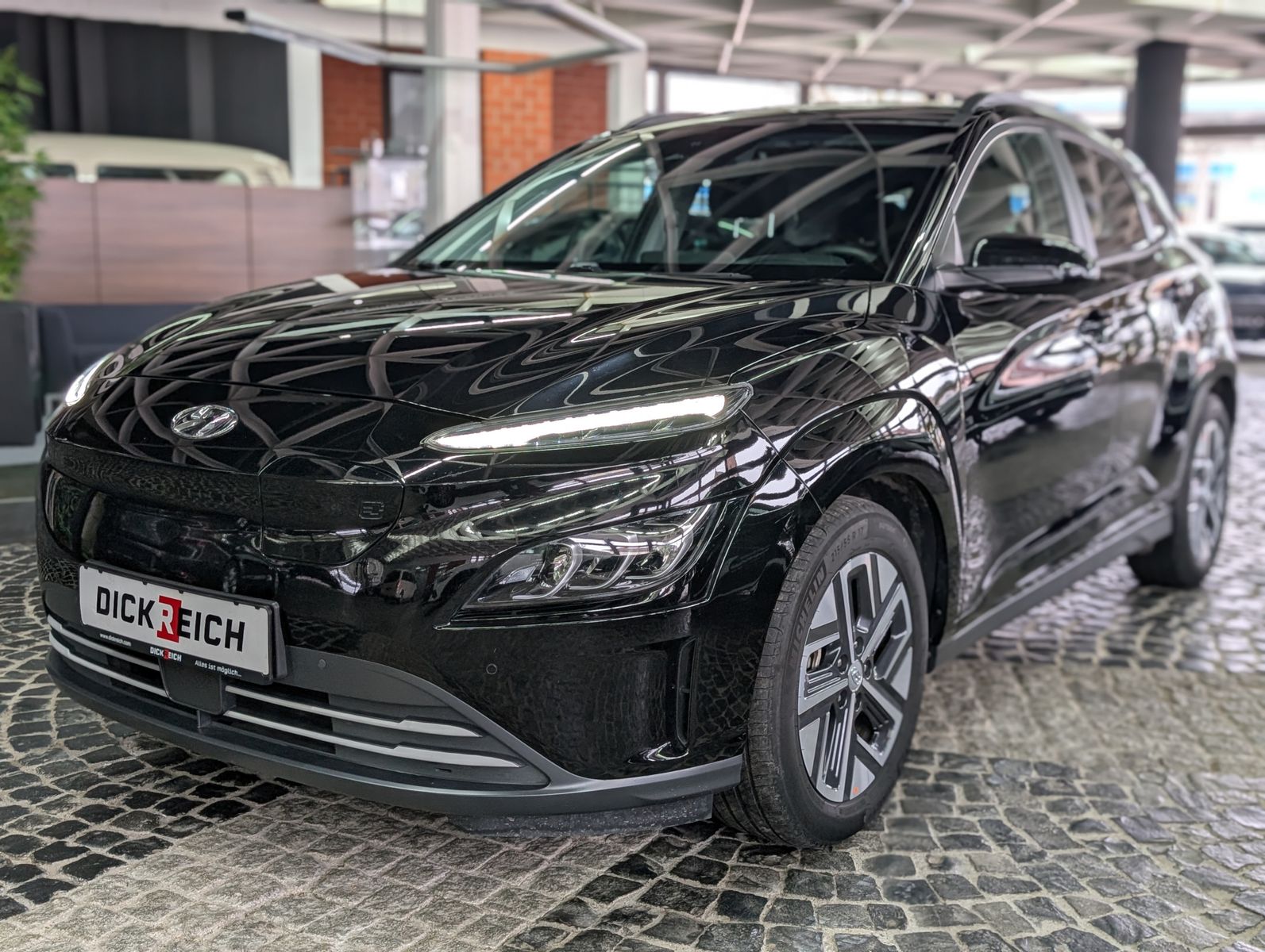 Fahrzeugabbildung Hyundai Kona Prime EV HUD AHK SHZ KAM LED ACC SoH 97%