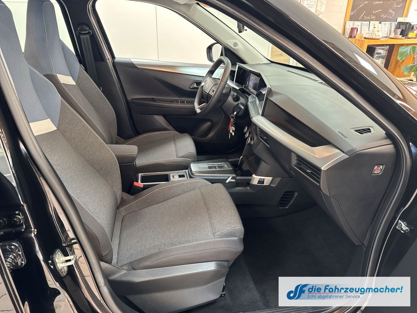 Fahrzeugabbildung Opel Frontera Electric Edition 83 kW Digitales Cockpi