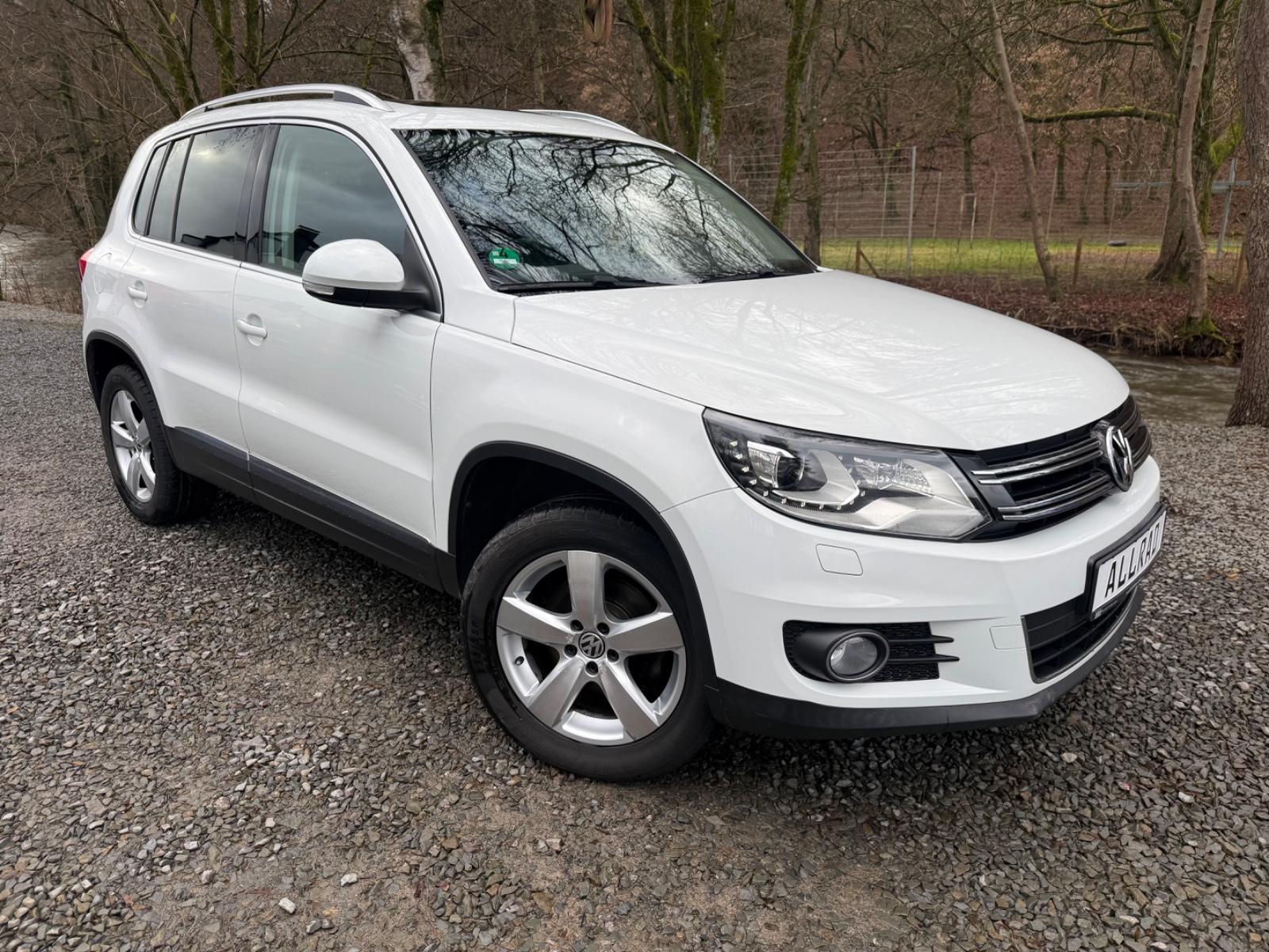 Volkswagen Tiguan Sport & Style 4Motion DSG Navi Panorama.