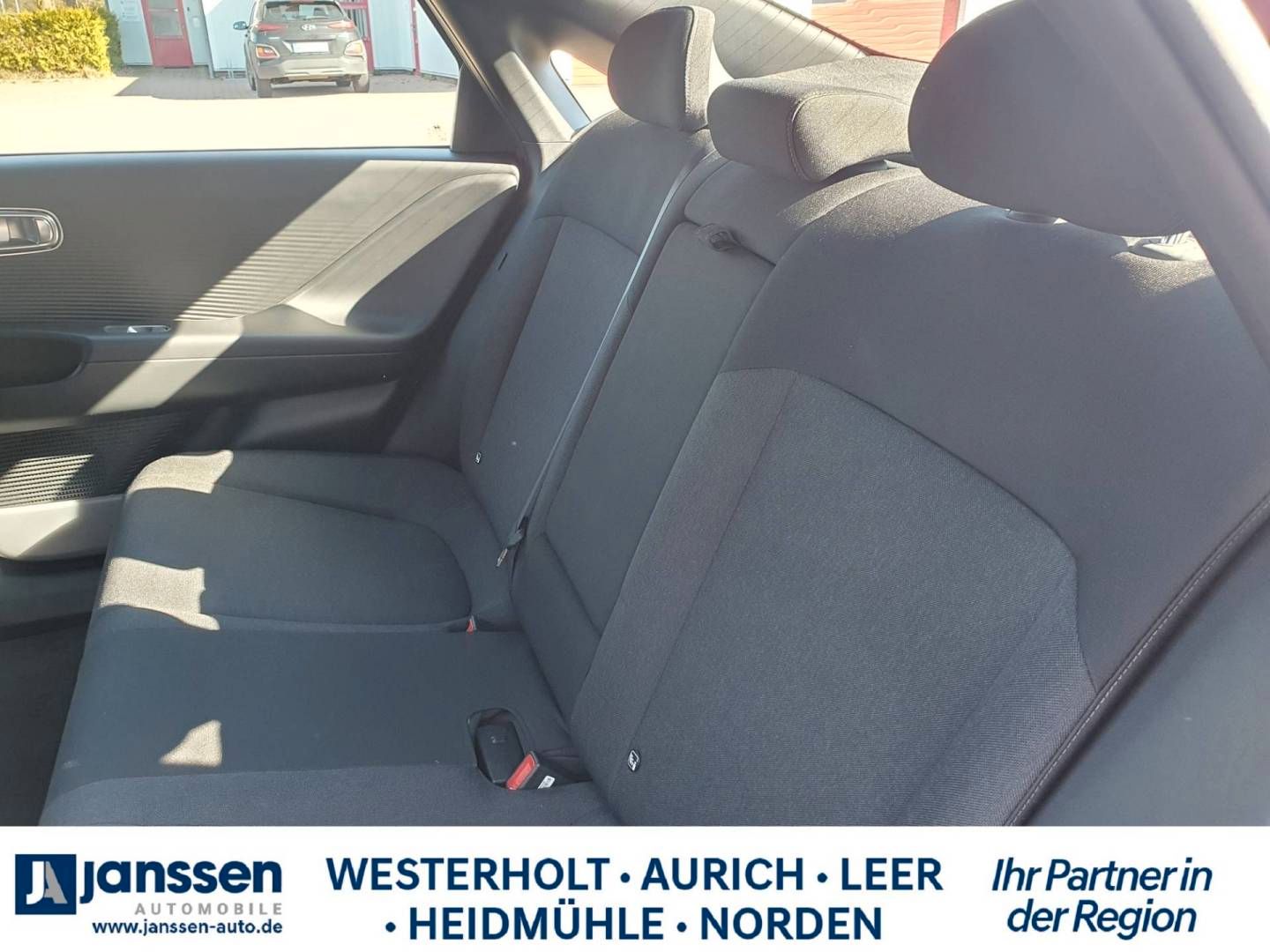 Fahrzeugabbildung Hyundai IONIQ 6 Heckantrieb 53kWh Batt. Basismodell