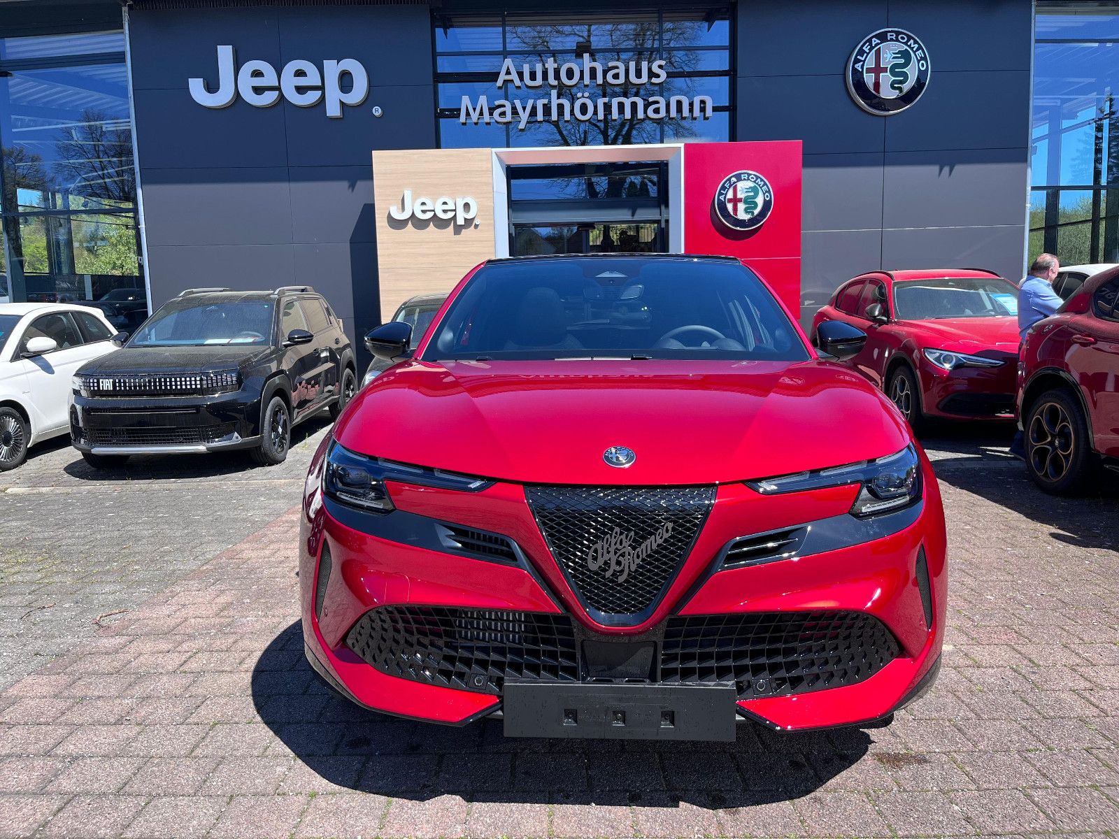 Fahrzeugabbildung Alfa Romeo Junior Ibrida 1.2 VGT 48V-Hybrid 107 kW ti