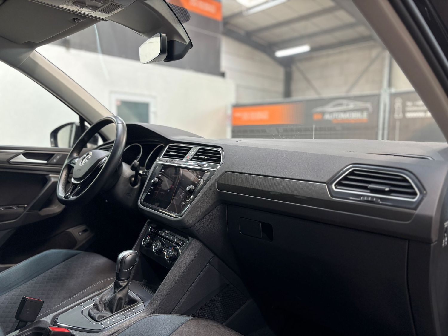 Fahrzeugabbildung Volkswagen Tiguan 1.5 TSI IQ.DRIVE#DSG#LED#ACC#Spur#Keyless