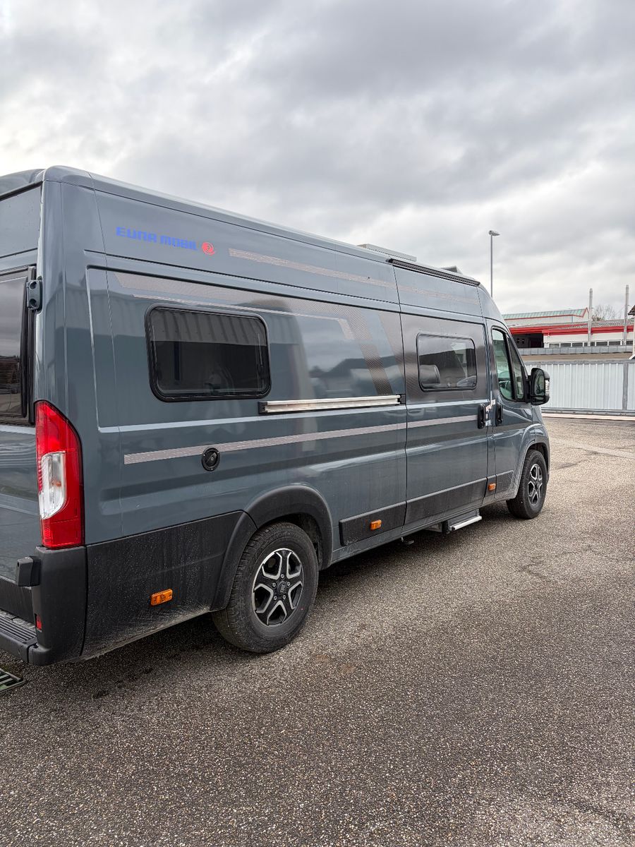 Fahrzeugabbildung Eura Mobil Van V635 HB