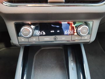 Bild 12 Skoda Kamiq Ambition +PDC+SHZ+CARPLAY+BT+ALU+Allwetter