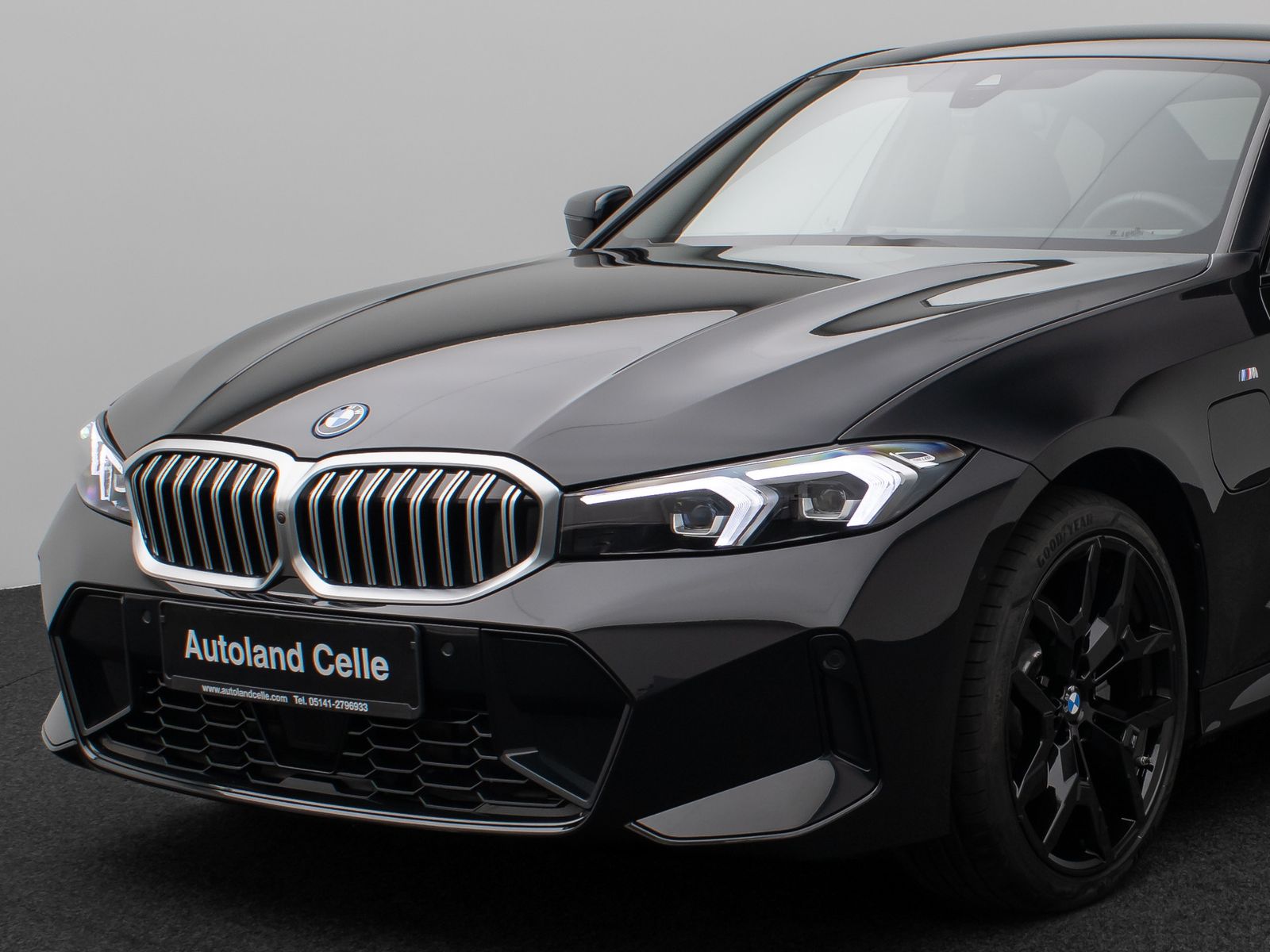 Fahrzeugabbildung BMW 330e M Sport 360°HUD DAB H/K Alarm ParkAs 19Zoll