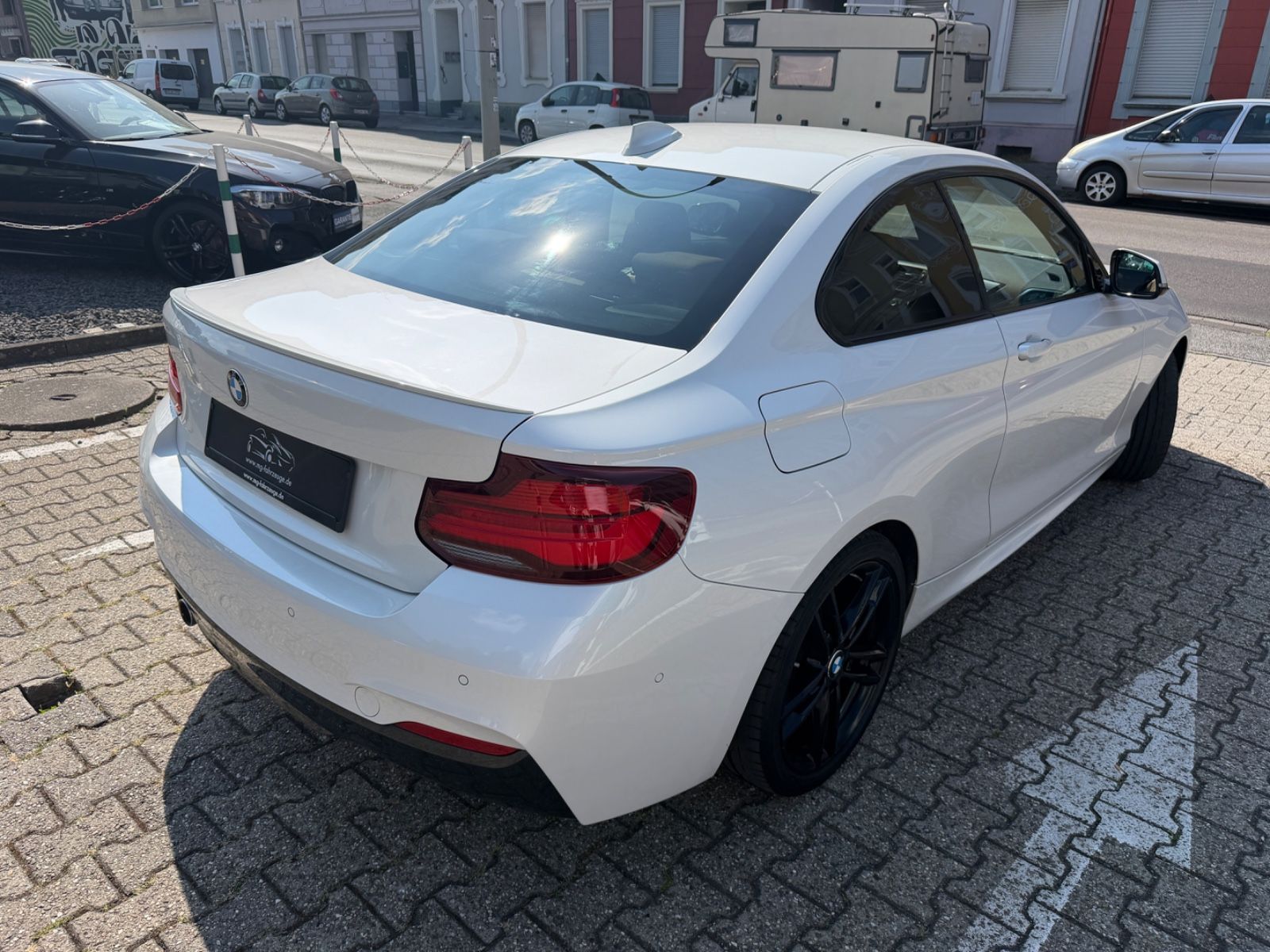 Fahrzeugabbildung BMW 230i Coupe M SPORT AUTOMATIK LED LEDER CAR PLAY