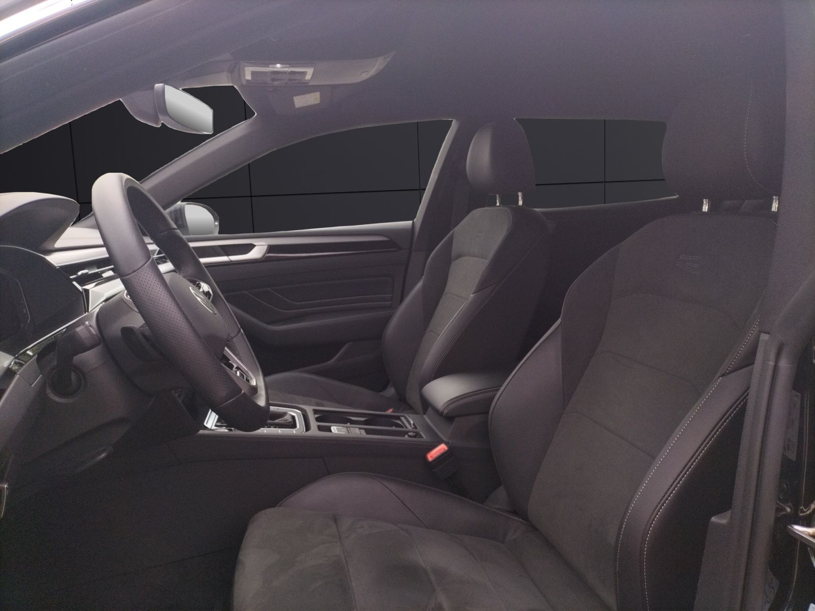 Fahrzeugabbildung Volkswagen Arteon SB TSI R-Line DSG Matrix AHK Navi AID ACC