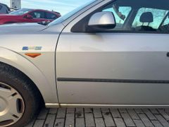 Fahrzeugabbildung Ford Mondeo 1.8 Turnier Trend Klimaanlage ohne TÜV