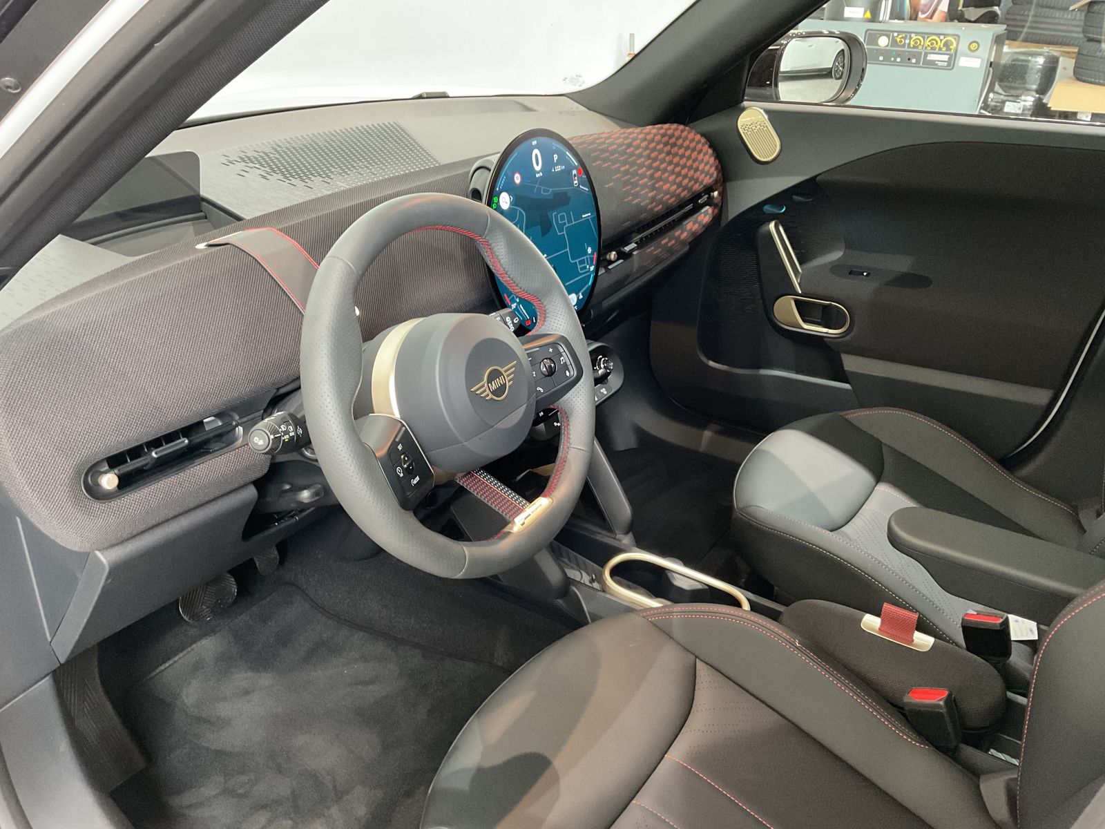 Fahrzeugeinzelansicht 10 Fahrzeugabbildung MINI Aceman SE |JCW Trim |Paket XL