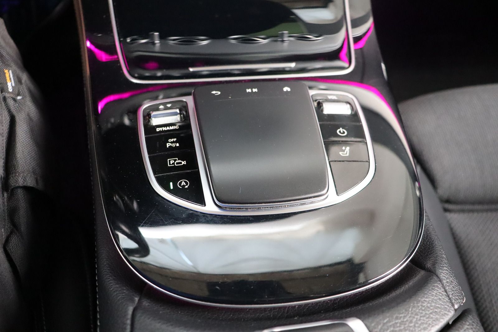 Fahrzeugabbildung Mercedes-Benz E 220 T d  * LED * DAB * Widescreen