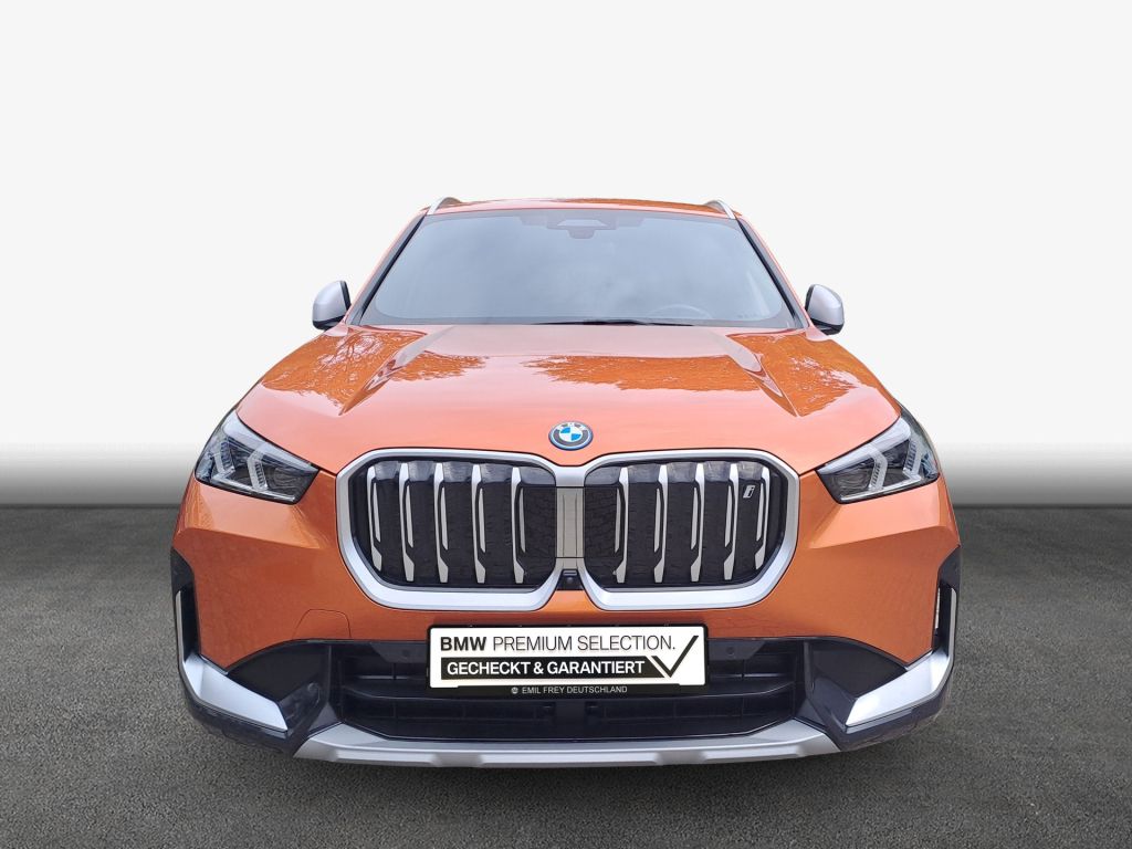 BMW iX1 xDrive30 xLine AHK LED HeadUp Navi foto 5