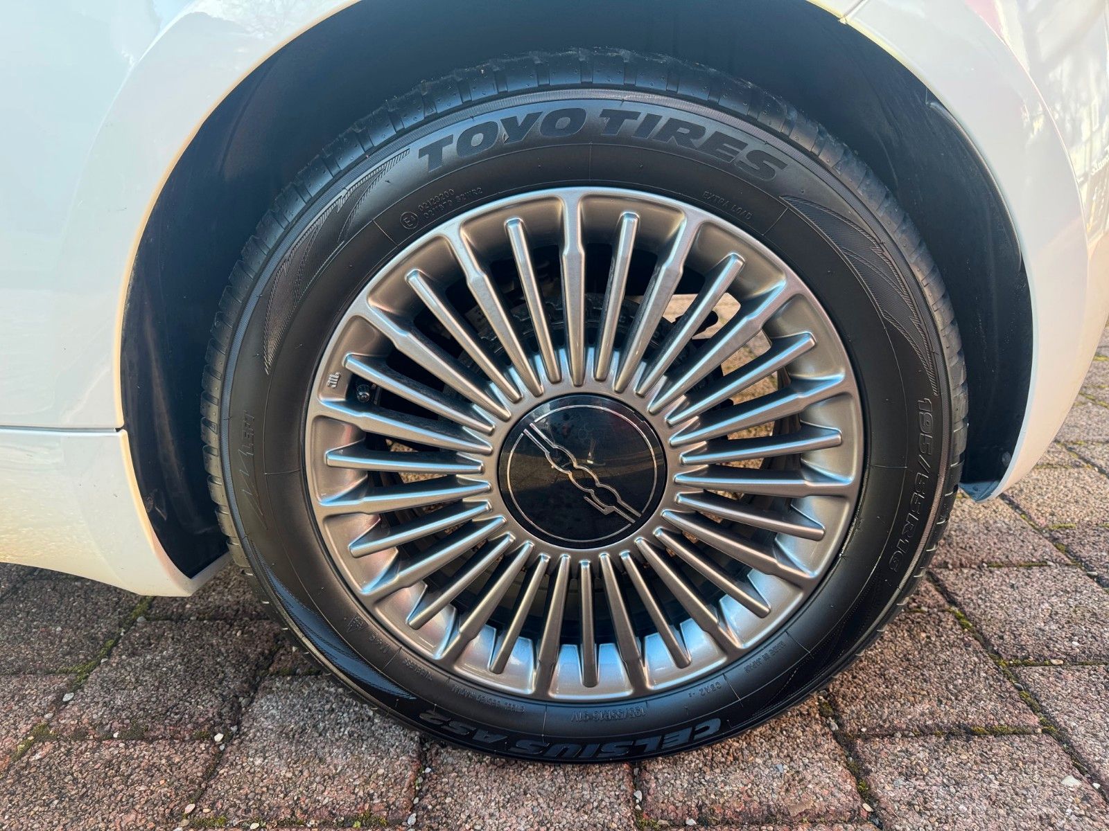 Fahrzeugabbildung Fiat 500e Carplay Touch USB Klima