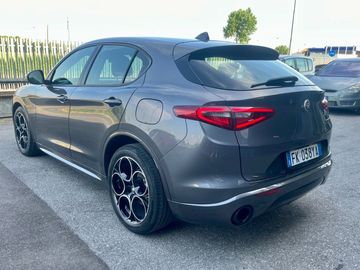 Alfa-Romeo Stelvio - 7