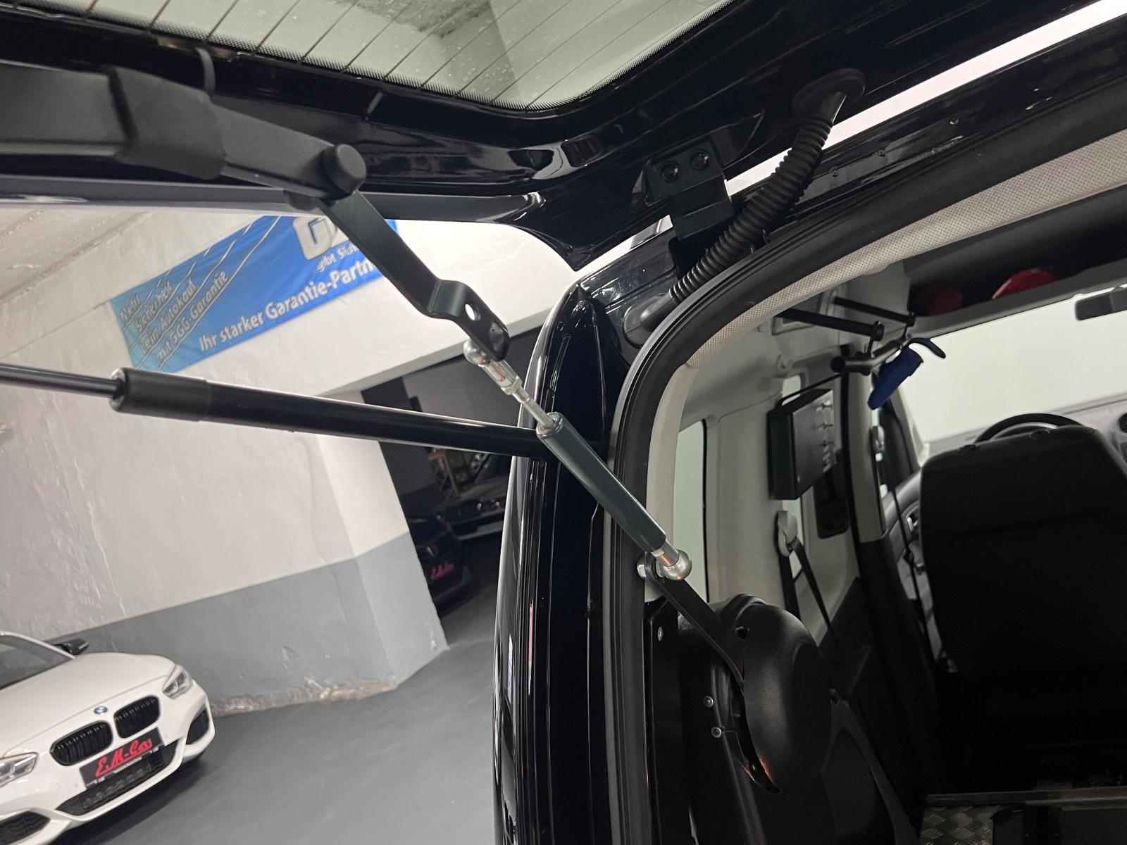 Volkswagen Caddy DSG Rollstuhllift Selbstfahrer 3329km