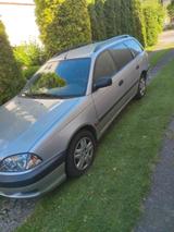 Toyota Avensis 1.8 linea terra linea terra - gebrauchte Toyota Avensis aus dem Jahr 2002