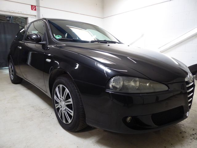 Alfa Romeo 147 1.6 16V TS Distinctive *Leder*Klima*Bose*SHZ