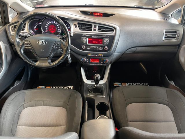 Kia Ceed Sportswagon FIFA World Cup Edition *AHK*LKH