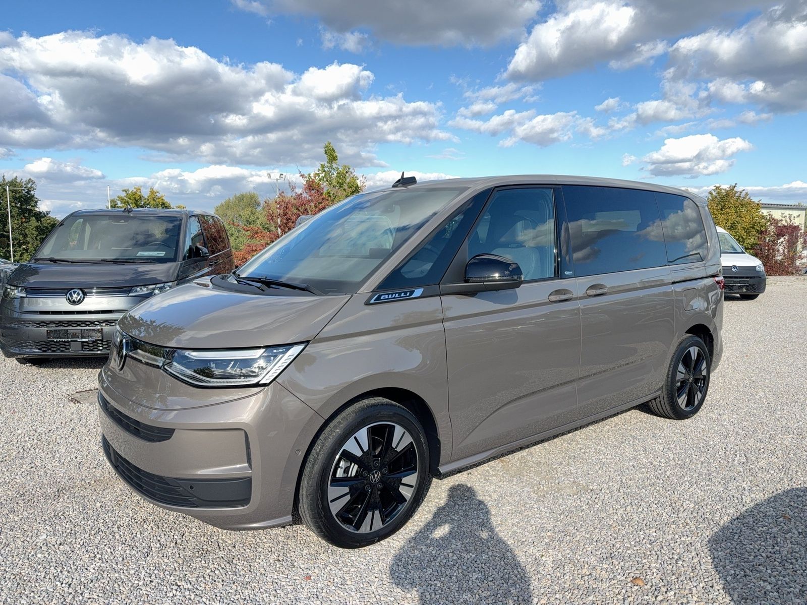 Volkswagen T7 Multivan 1.5 l eHybrid 4M 7 Sitzer 360 ACC imagem 2
