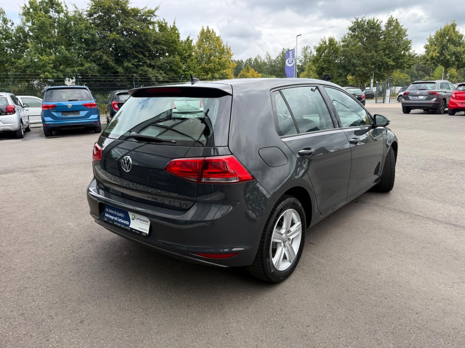 Volkswagen Golf VII Lim Comfortline*NAVI*SHZ*PDC*FSP*HU NEU