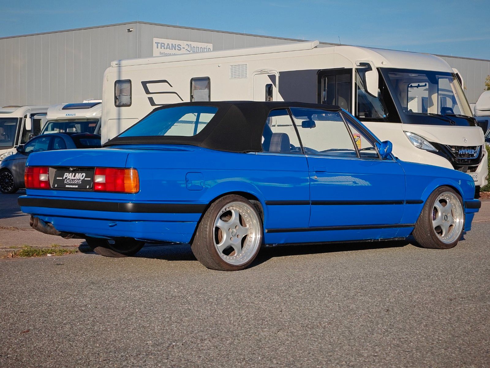Fahrzeugabbildung BMW 318i Cabrio E30 - Lack NEU, Verdeck NEU