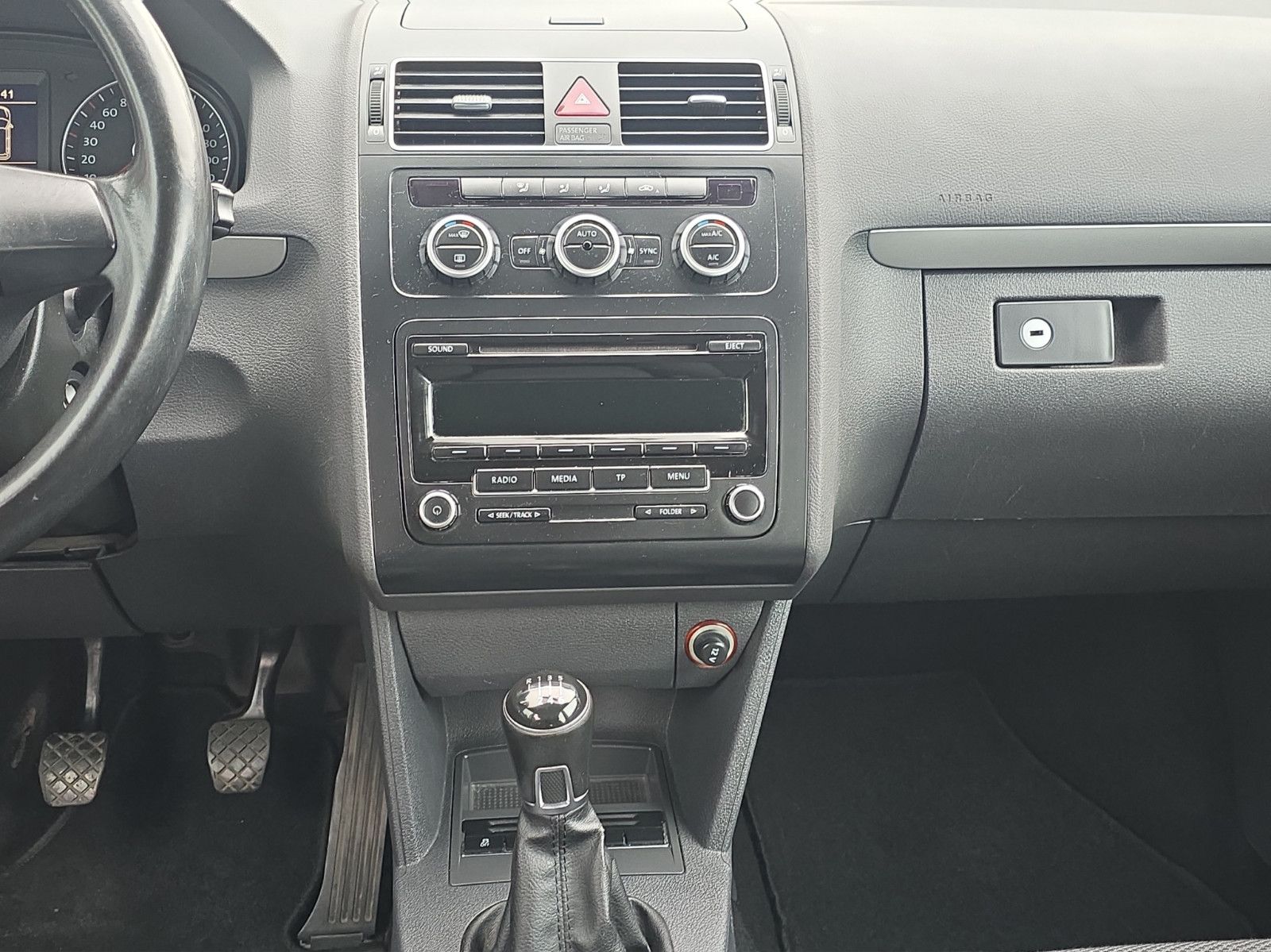 Fahrzeugabbildung Volkswagen Touran Trendline 1,6TDI 7 Sitze Tempomat
