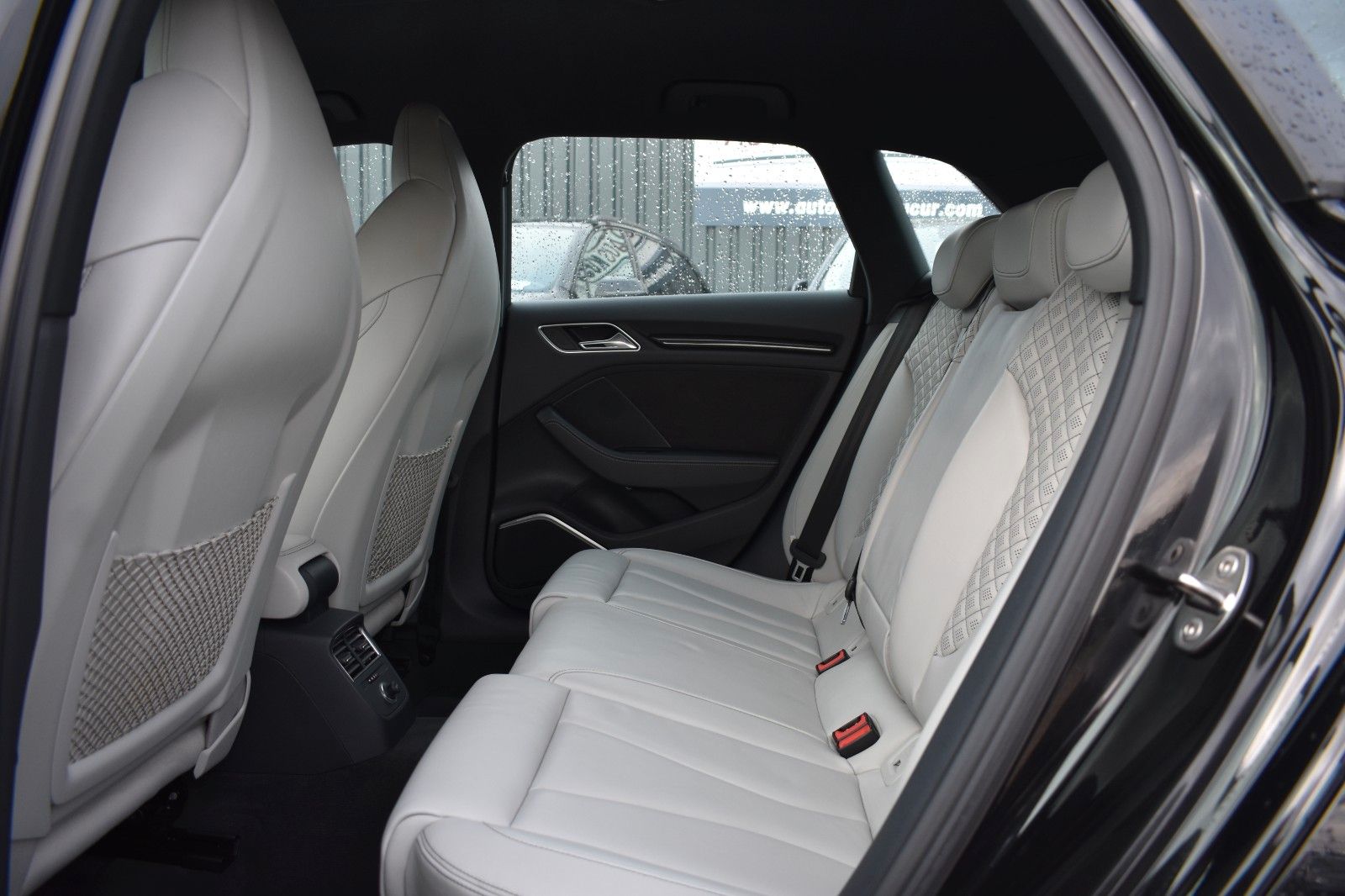 Fahrzeugabbildung Audi RS3 Sportback 2.5 TFSI quattro Keyles RS sitze