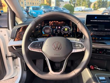 Volkswagen Golf Var. 2.0 TDI 150PS Life, AHK, KAMERA, LED