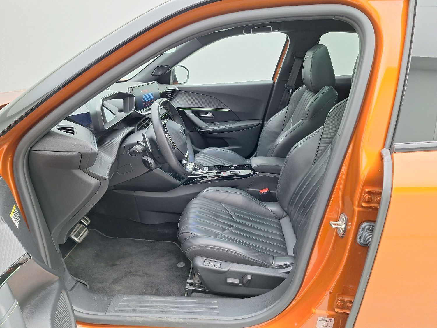 Fahrzeugabbildung Peugeot 2008 GT-LINE LED/LEDER/SHZ/PANO/CAM/NAVI