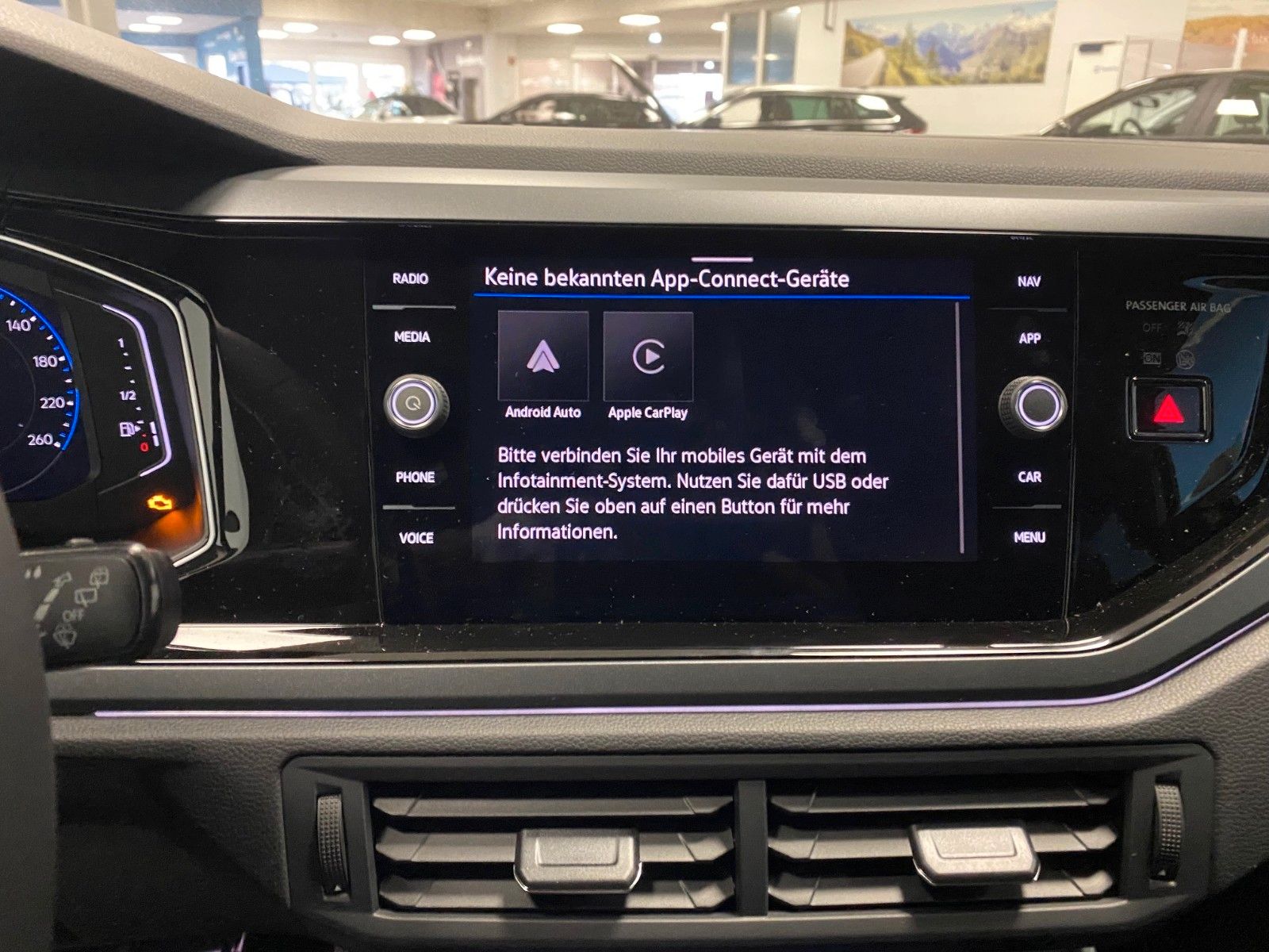 Fahrzeugabbildung Volkswagen Taigo 1.0 TSI DSG R-Line+MATRIX+iQ Light+ACC+App