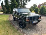 Jeep Cherokee XJ 4.0 - Jeep Cherokee mit Benzin-Antrieb: Geländewagen, 4.0