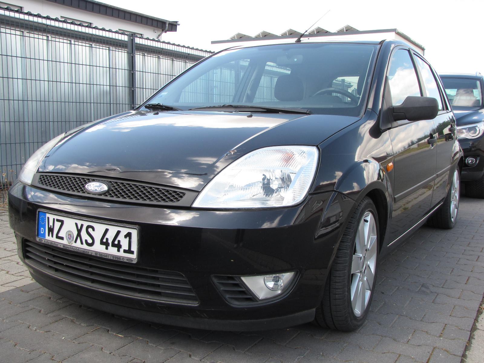 Ford Fiesta Trend Panorama Dach TÜV Neu Klima