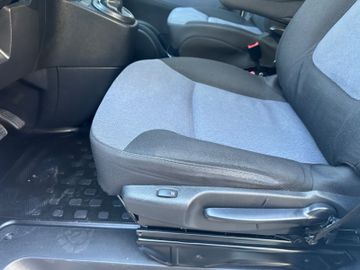 Opel Vivaro - 11